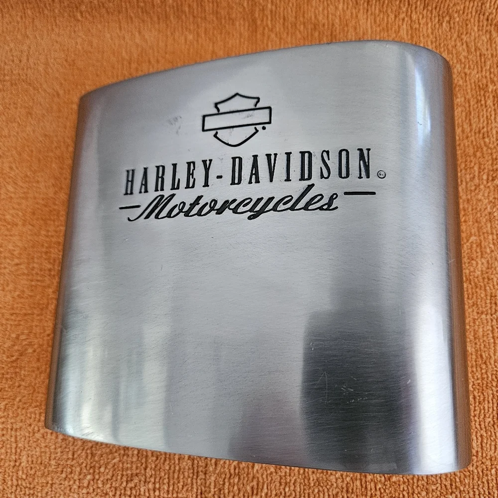 Harley-Davidson stylish wing